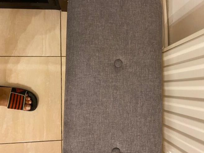 Bench / seating cushioned
