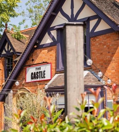 THE CASTLE Pub