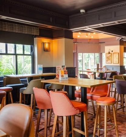 THE CASTLE Pub