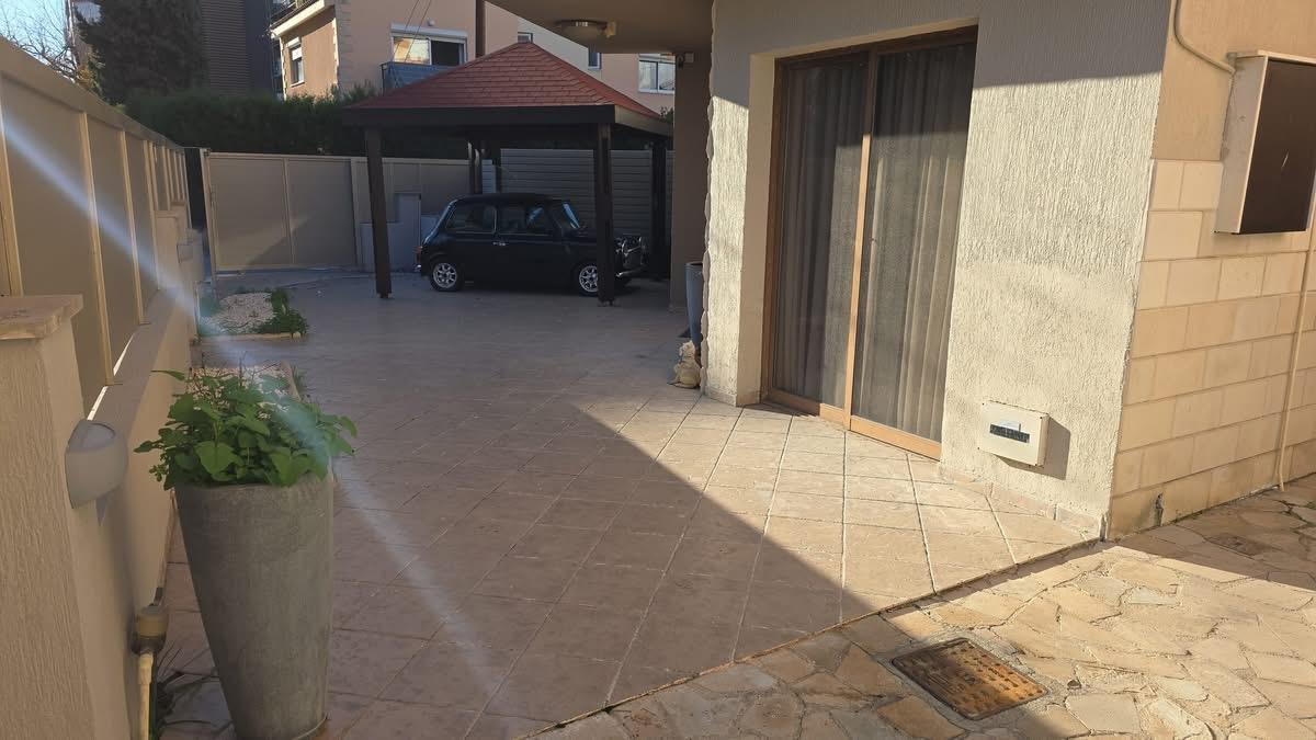 FOR RENT HOUSE 3 BEDROOMS