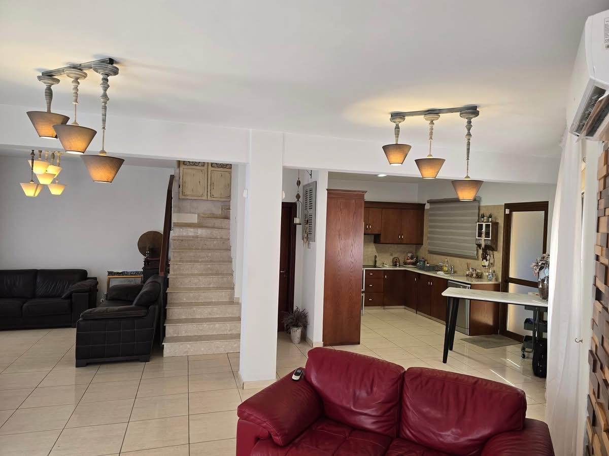 FOR RENT HOUSE 3 BEDROOMS