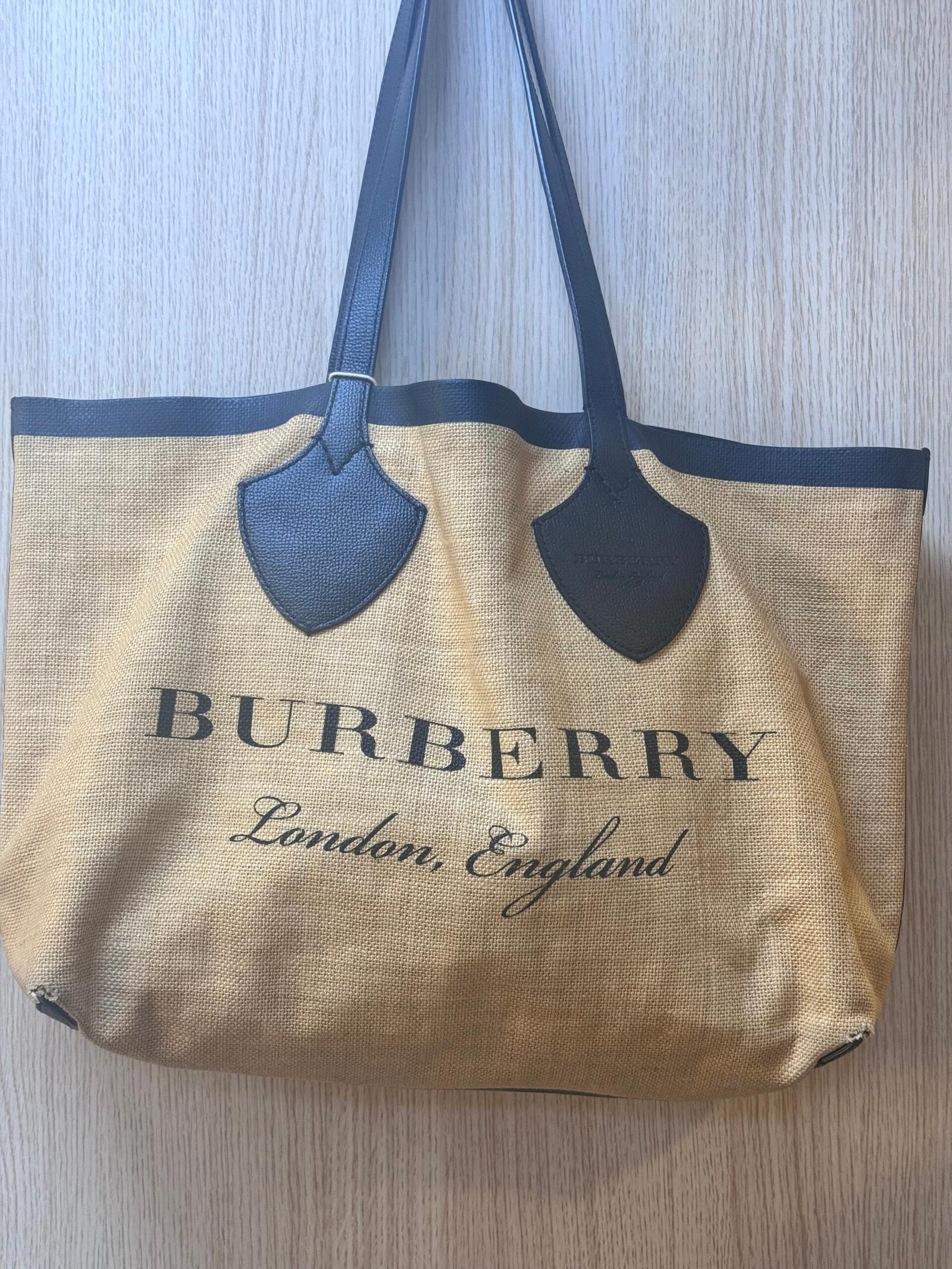 Αυθεντική Τσάντα Burberry Designer – Άριστη Κατάστασης