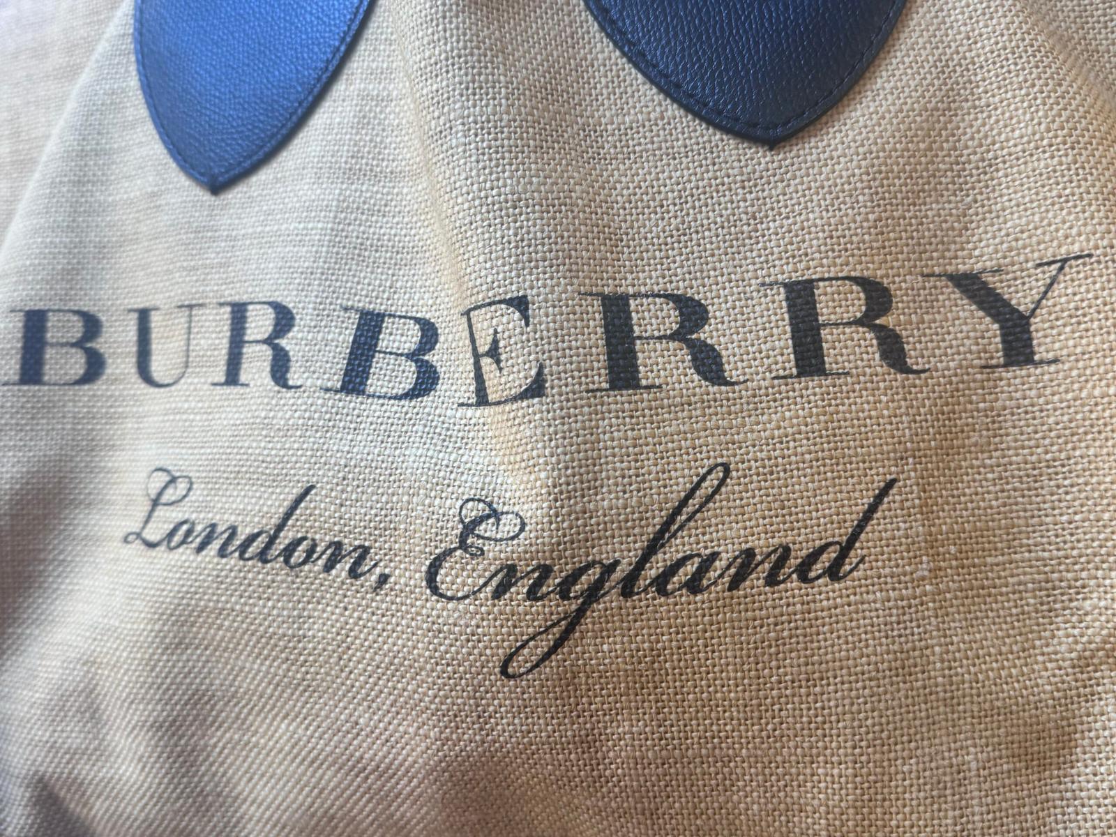 Αυθεντική Τσάντα Burberry Designer – Άριστη Κατάστασης