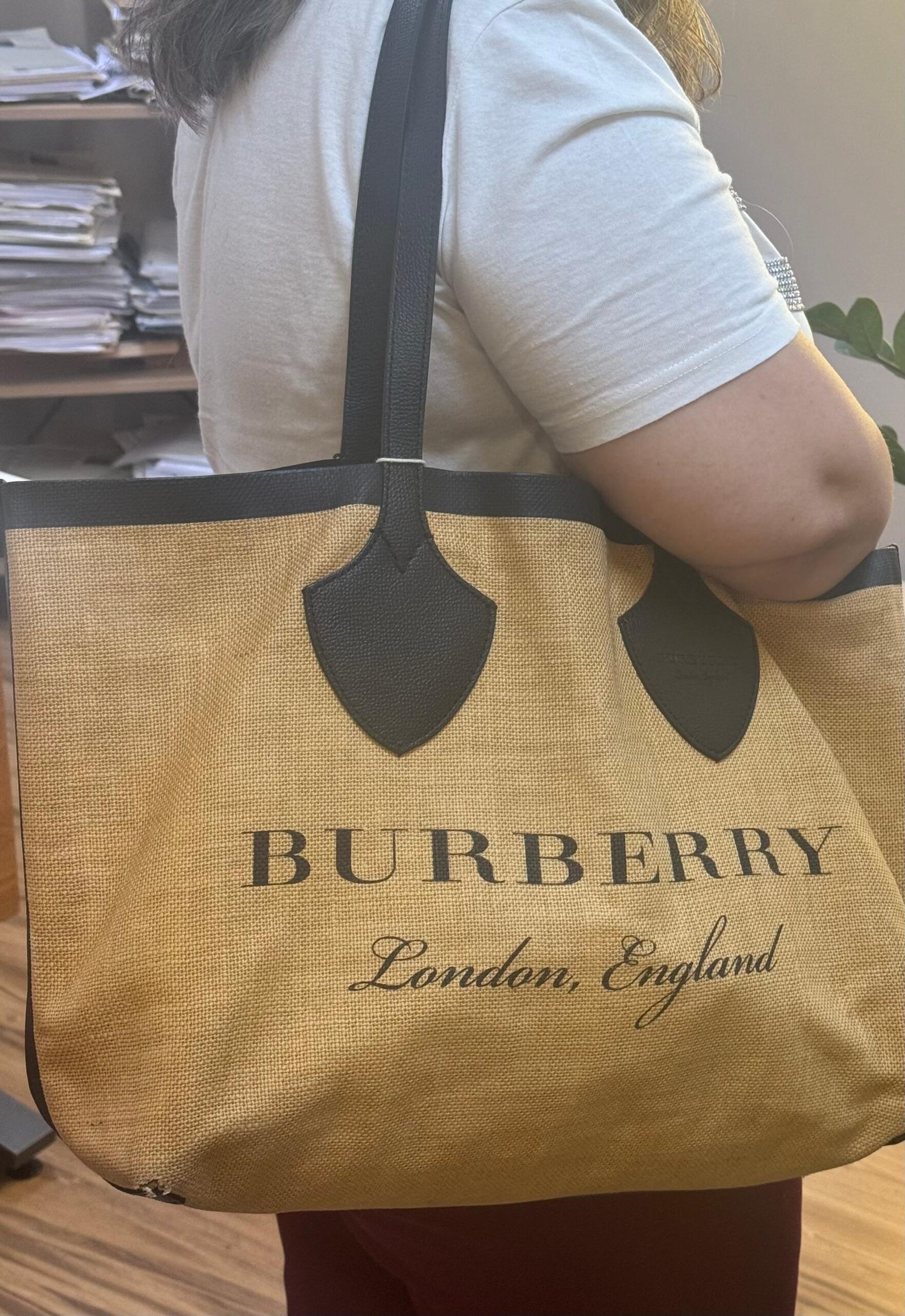 Αυθεντική Τσάντα Burberry Designer – Άριστη Κατάστασης