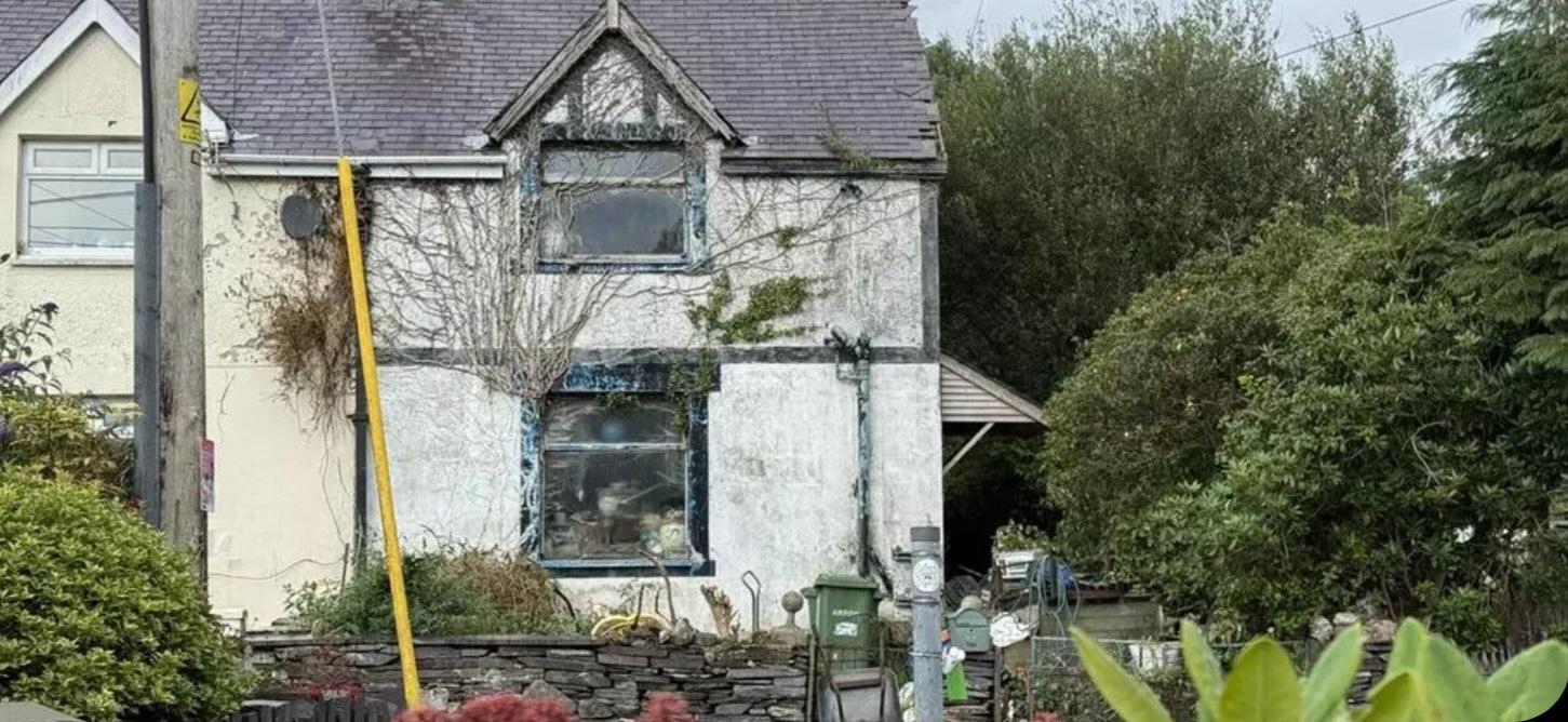 3 bedroom semi-detached house for sale Nantlle, Caernarfon, Gwynedd, LL54