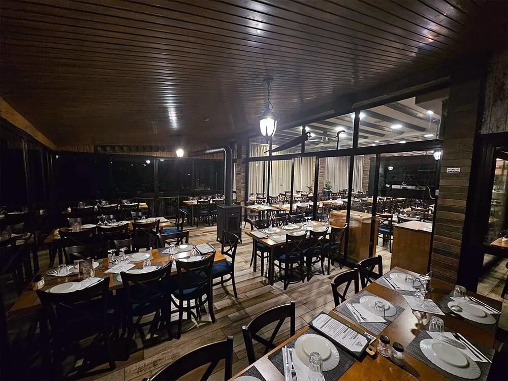 Pernia Restaurant & Rooms (Περνιά)