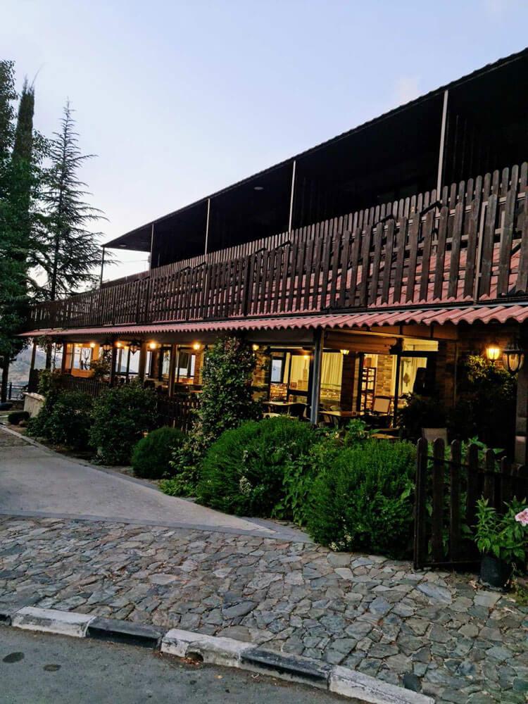 Pernia Restaurant & Rooms (Περνιά)