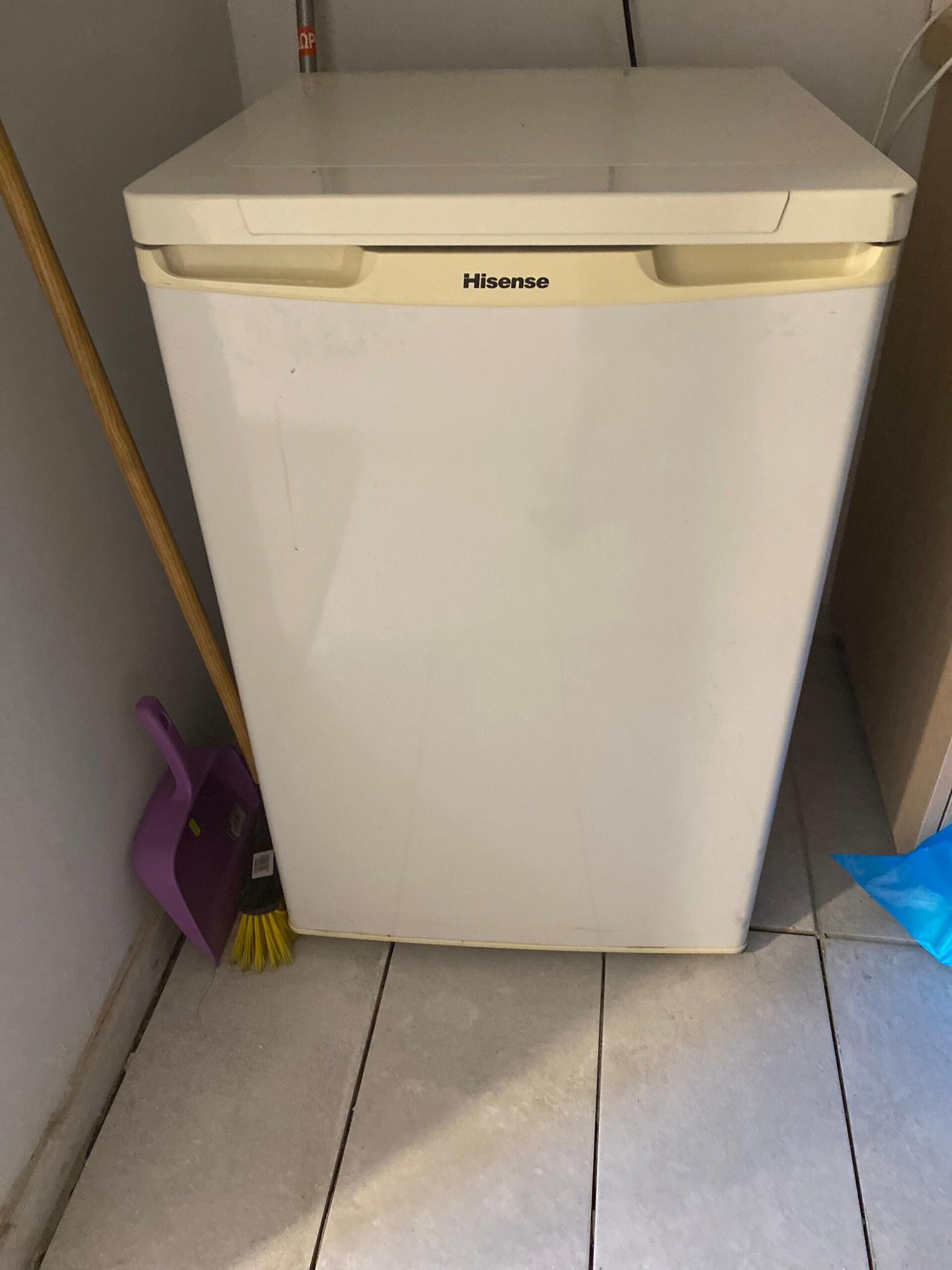 Under counter fridge / compact fridge