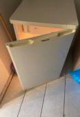 Under counter fridge / compact fridge