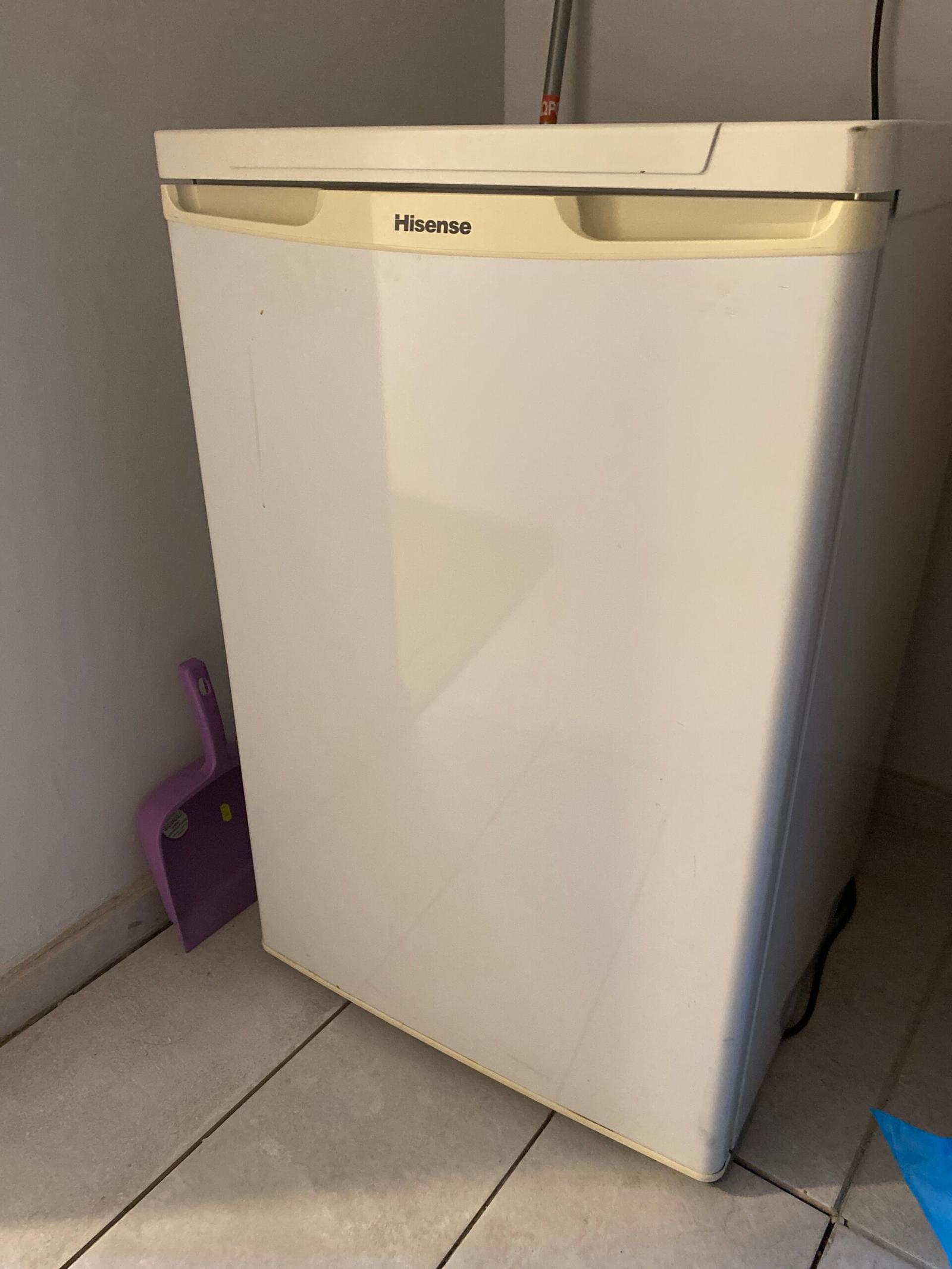 Under counter fridge / compact fridge