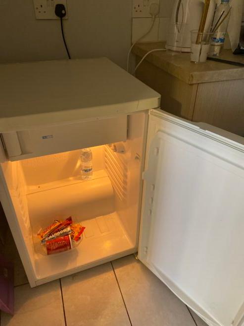 Under counter fridge / compact fridge