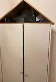 Wardrobe with crystal handles