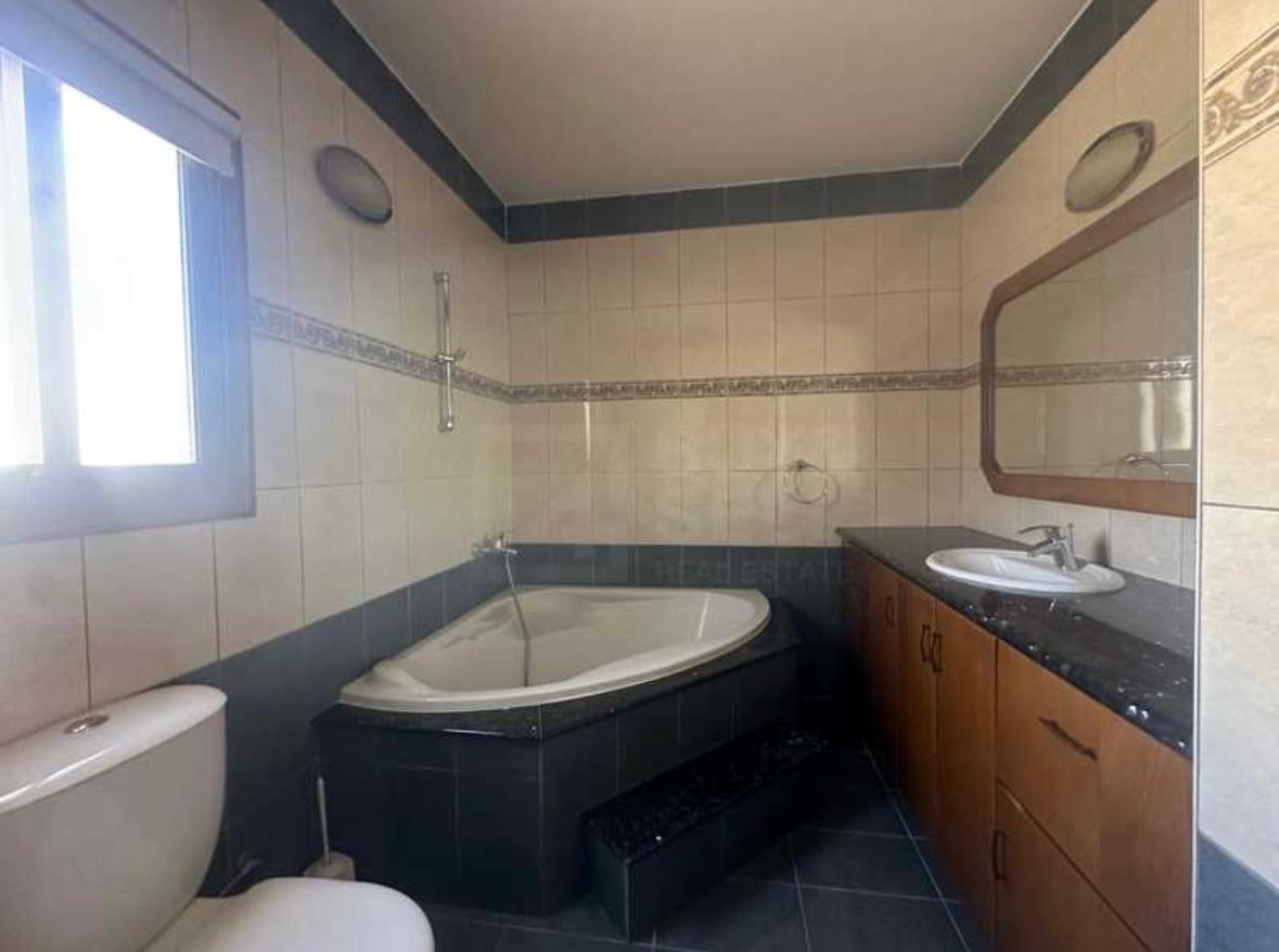 3-bedroom detached house