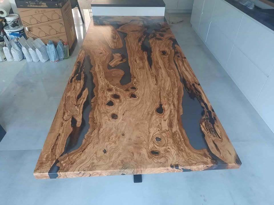 Natural wood and epoxy tables, furniture – ξυλο και εποξική