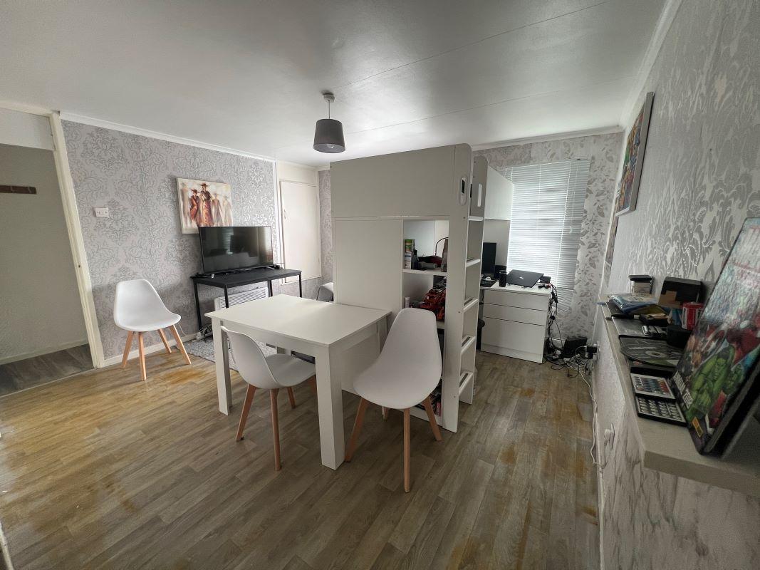 1 bedroom maisonette in Tipton