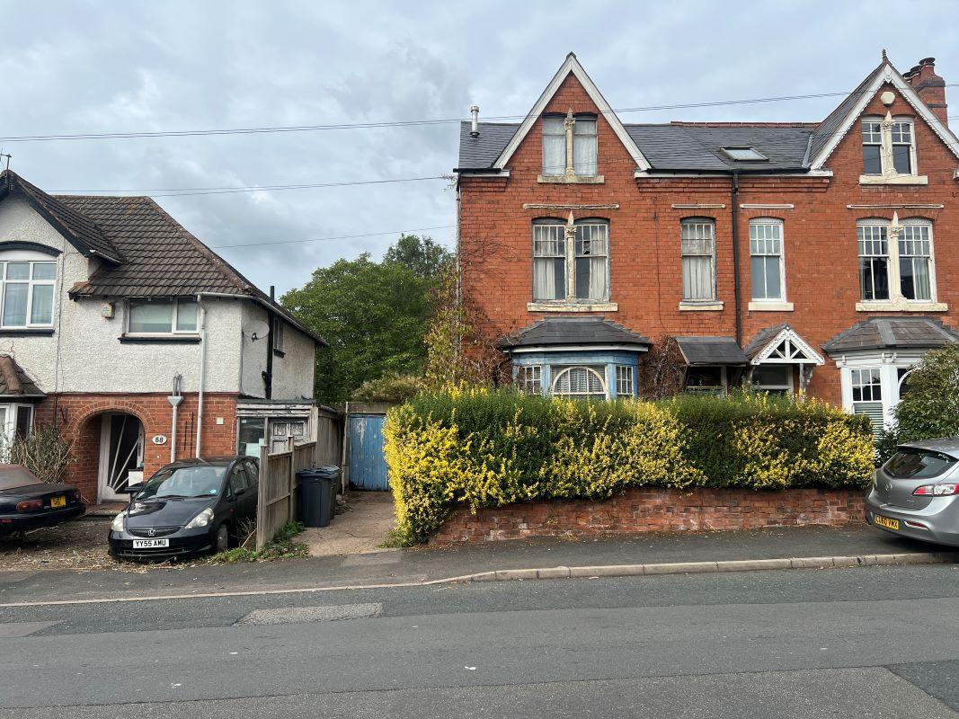 3 bedroom semi detached property in Northfield