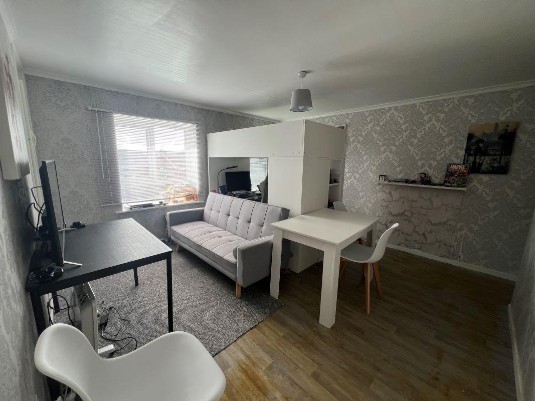 1 bedroom maisonette in Tipton