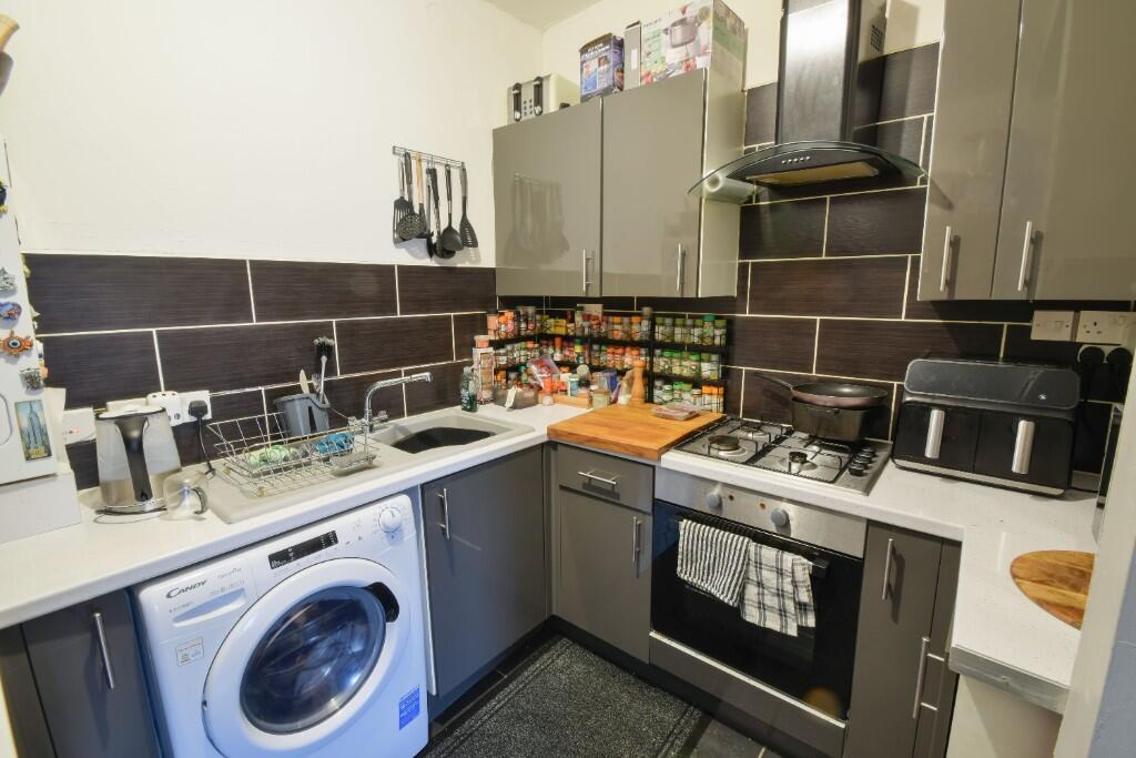 2 Bedroom Flat