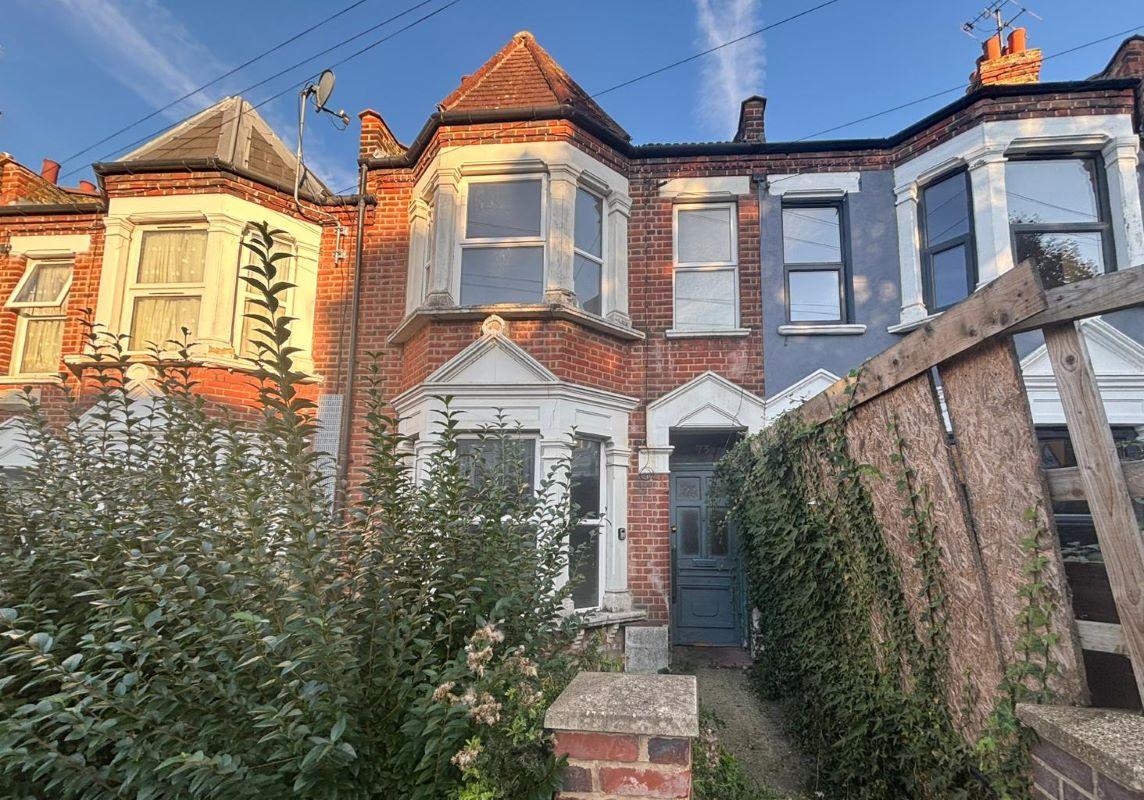 Three Bedroom Mid Terrace House.