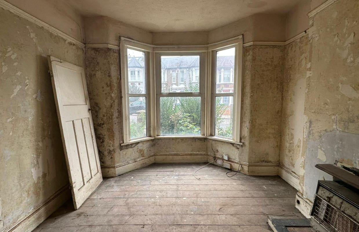 Three Bedroom Mid Terrace House.