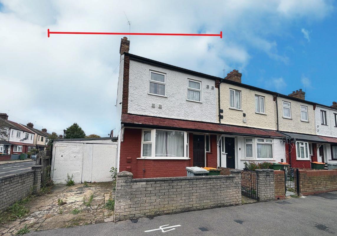 Three bedrooms End of Terrace House.