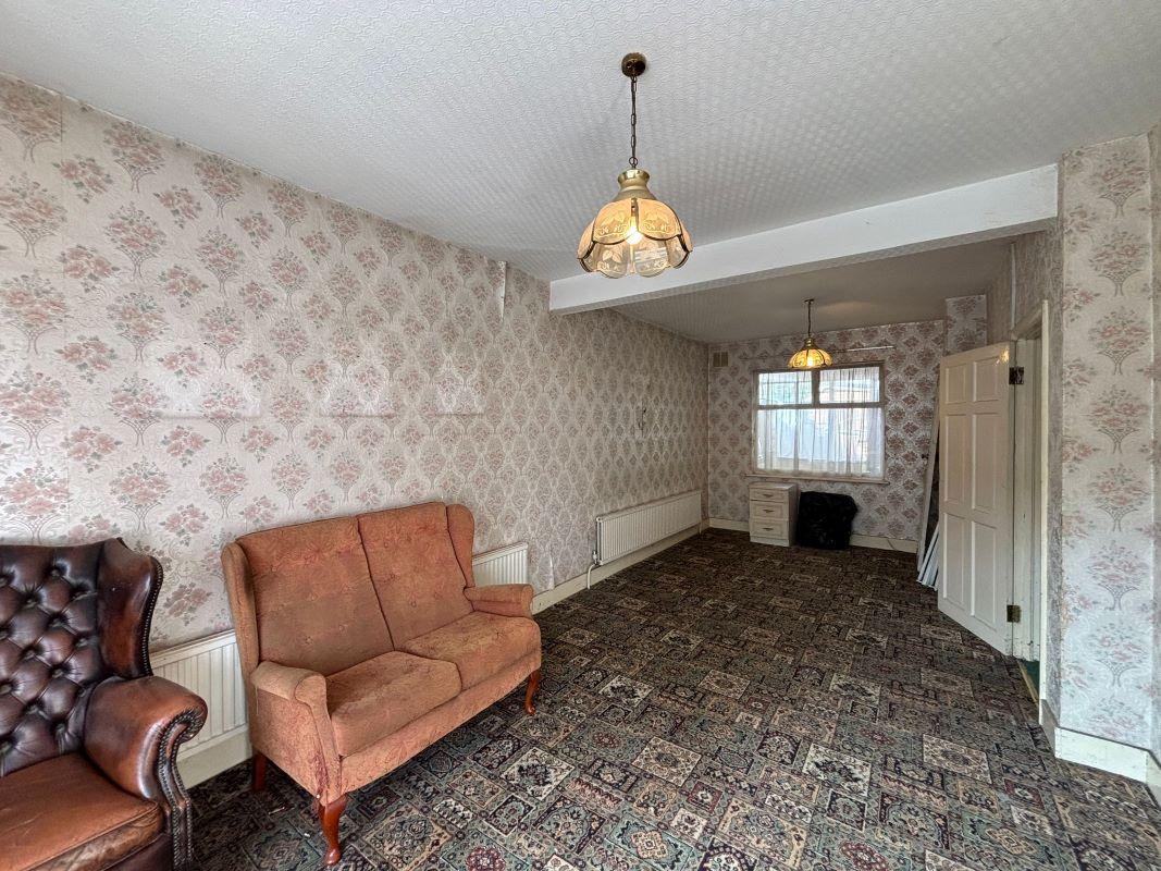 Three bedrooms End of Terrace House.