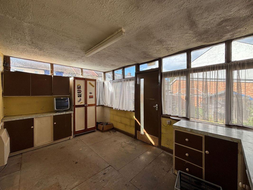 Three bedrooms End of Terrace House.