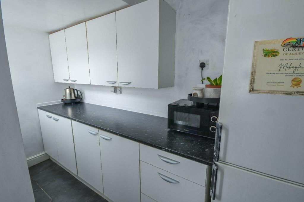 4 Bedroom Terraced House