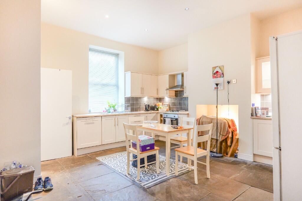 4 Bedroom Terraced House