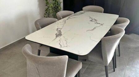 table-with-chairs