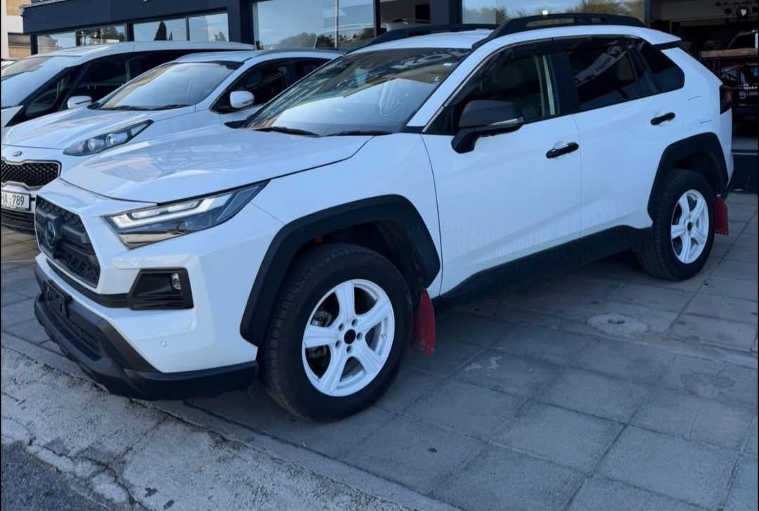 Toyota RAV4 2023 hybrid-petrol 2.5L